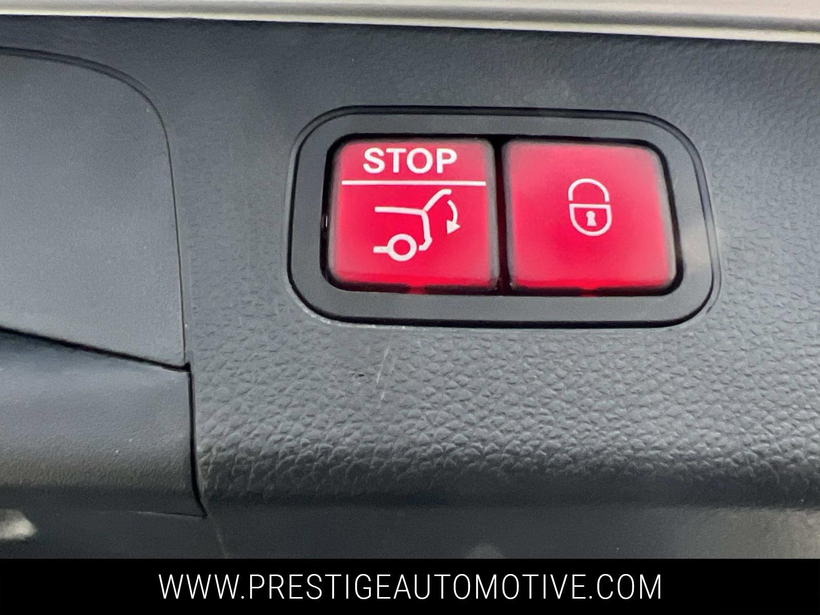 Used 2018 Mercedes-Benz GLC 300 4MATIC image 14