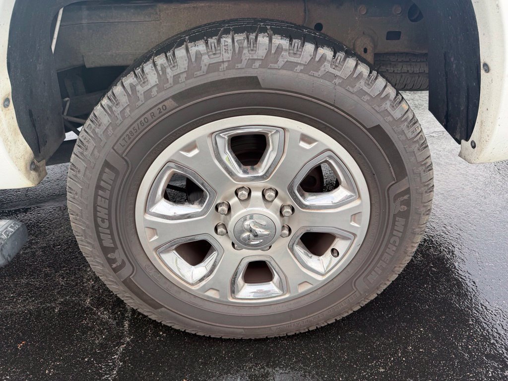 Used 2015 RAM 2500 Laramie AWD/4WD image 11