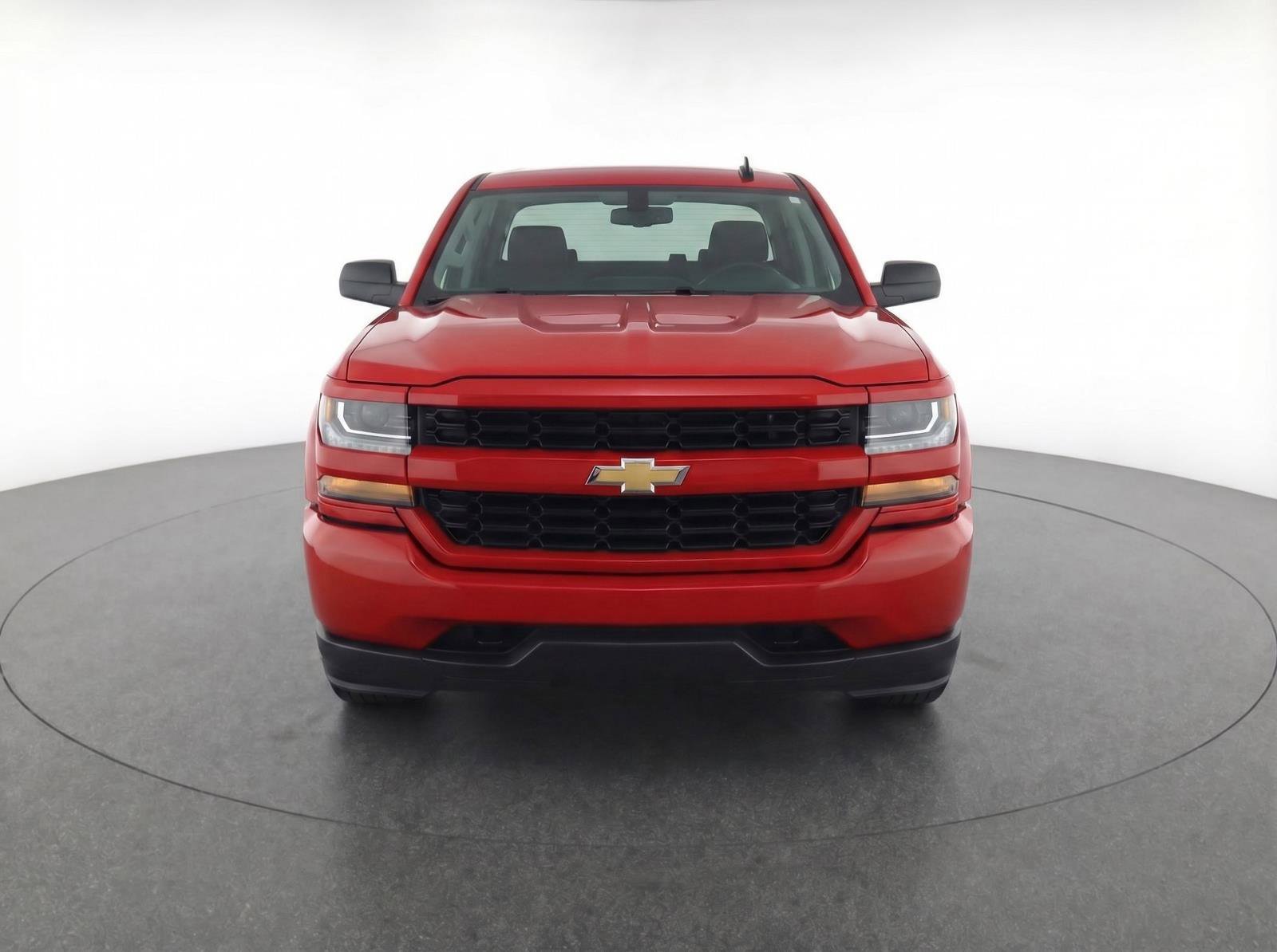 Used 2018 Chevrolet Silverado 1500 Custom w/ Custom Value Package RWD image 5