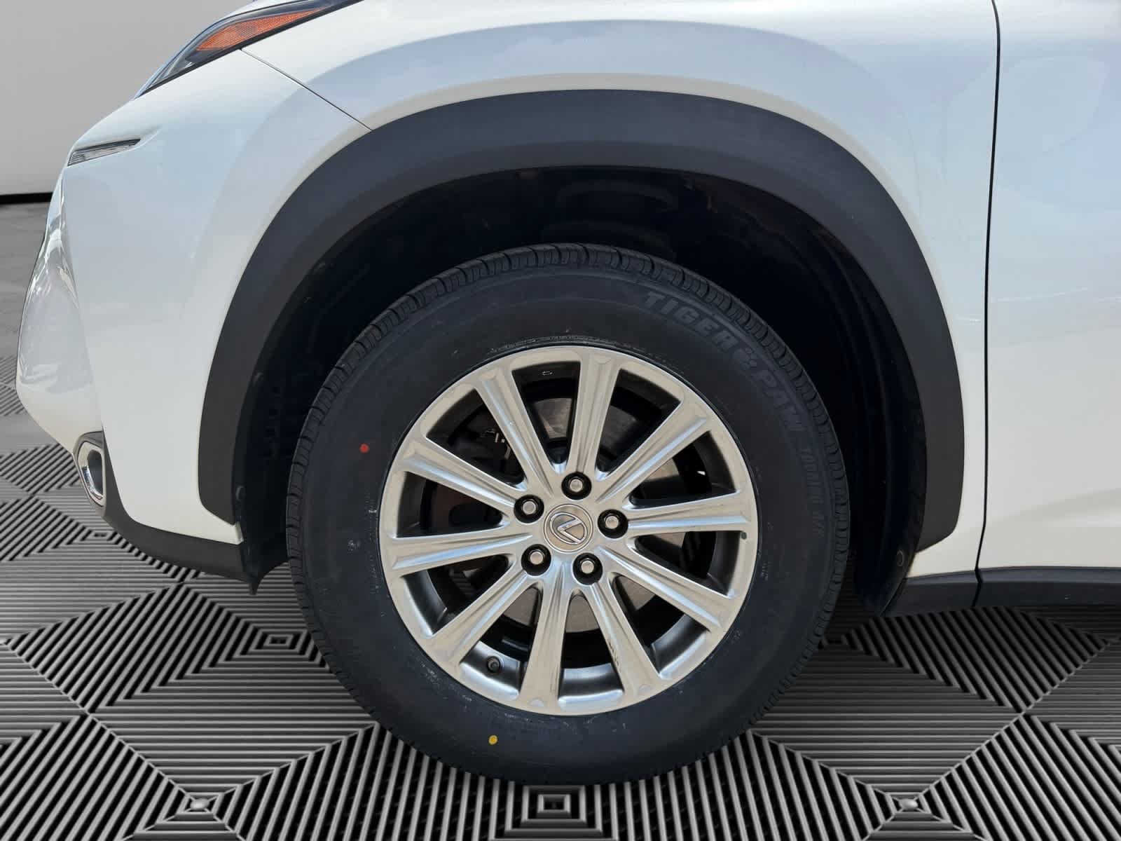 Used 2015 Lexus NX 200t FWD image 9