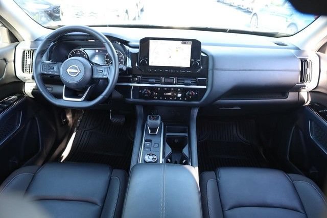 Certified 2025 Nissan Pathfinder SL w/ Cargo Package AWD/4WD image 26