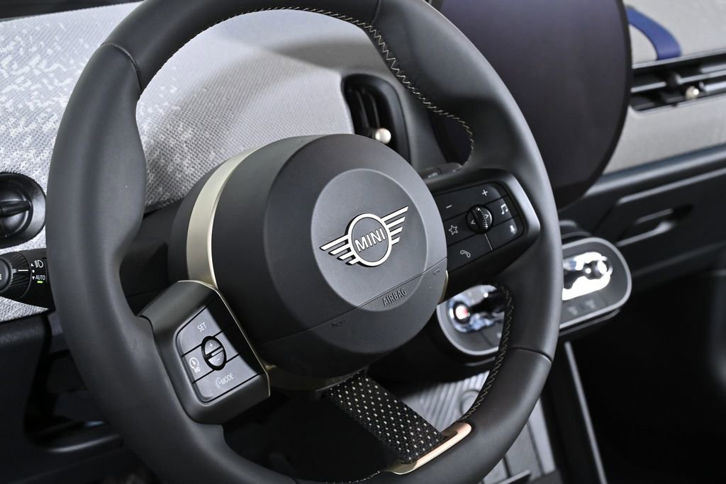 Certified 2025 MINI Cooper 2-Door Hardtop image 14