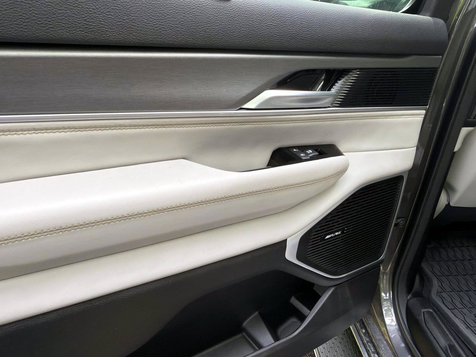 Used 2025 Jeep Wagoneer L 4WD w/ Convenience Group I image 4