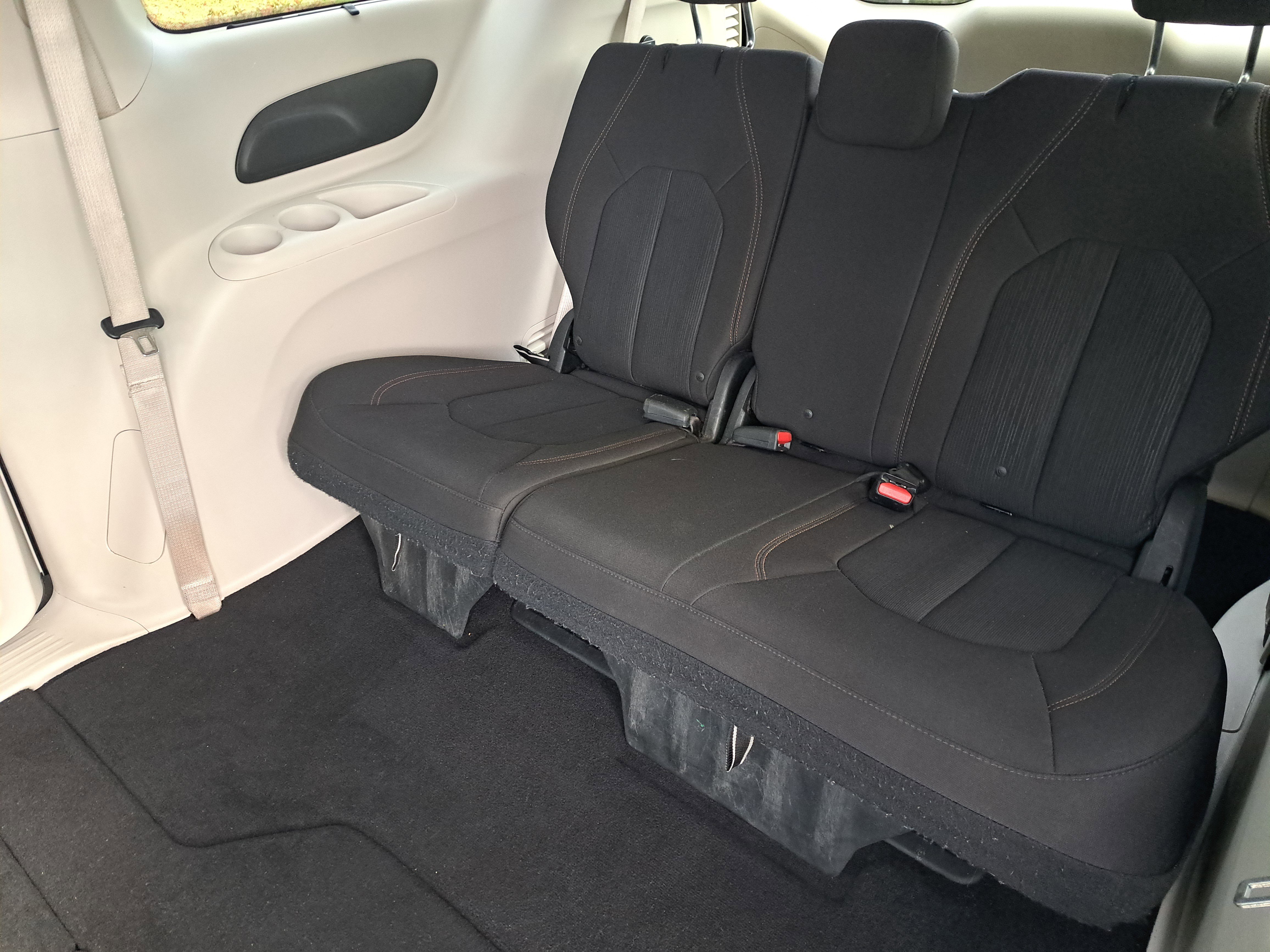 Used 2017 Chrysler Pacifica Touring Plus w/ Tire & Wheel Group image 11