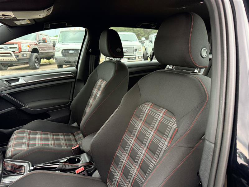 Used 2020 Volkswagen Golf 4-Door FWD image 23