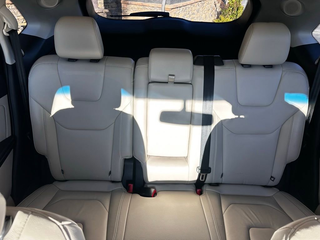 Used 2018 Ford Edge Titanium w/ Technology Package image 39