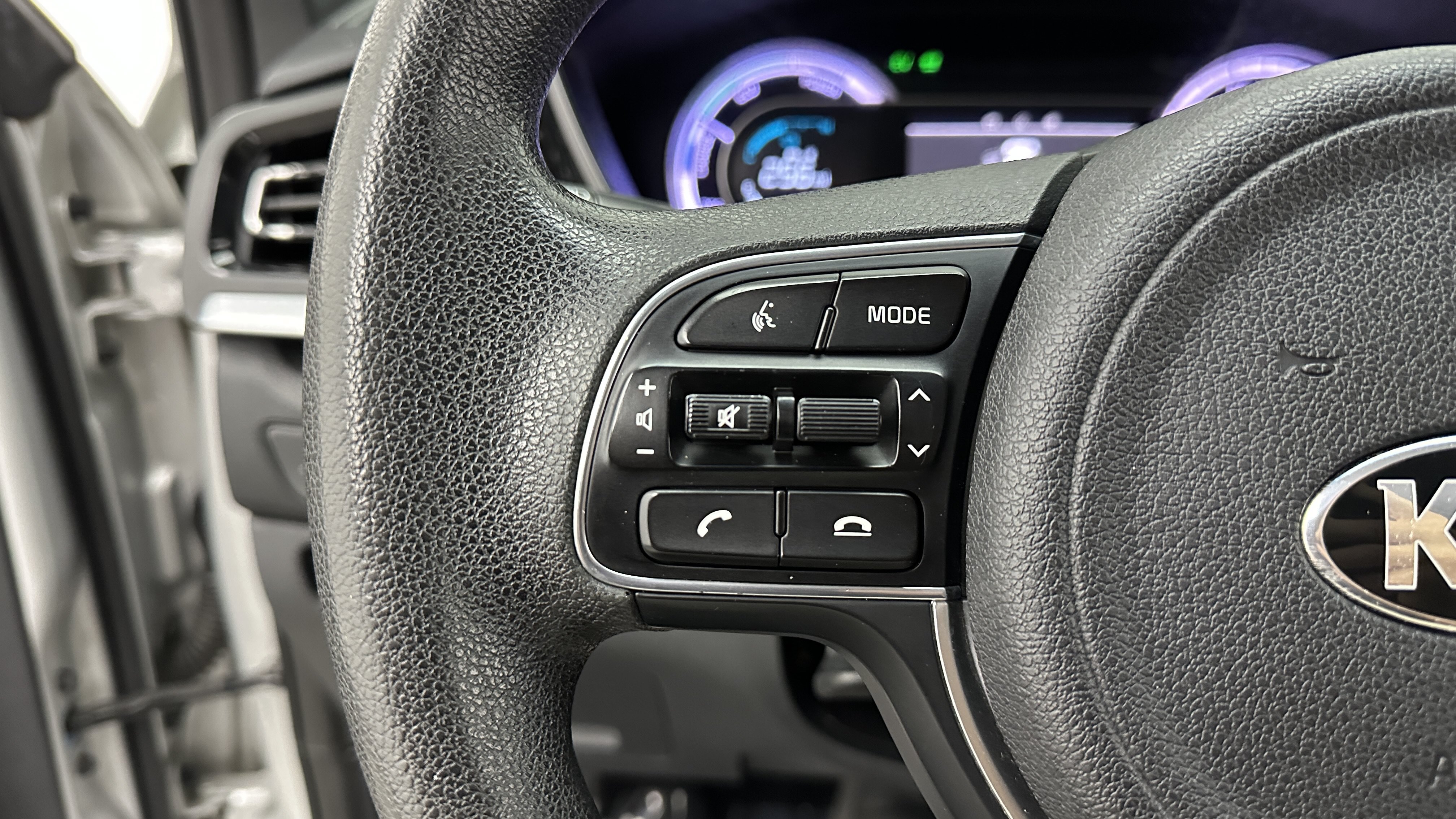 Used 2020 Kia Niro LX FWD image 18