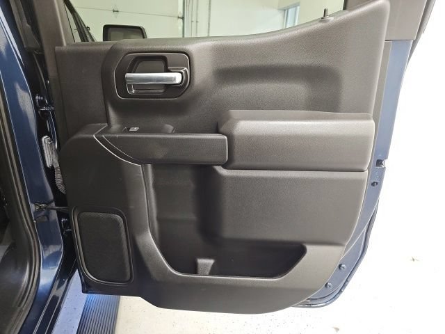 Used 2022 Chevrolet Silverado 1500 LT AWD/4WD image 30