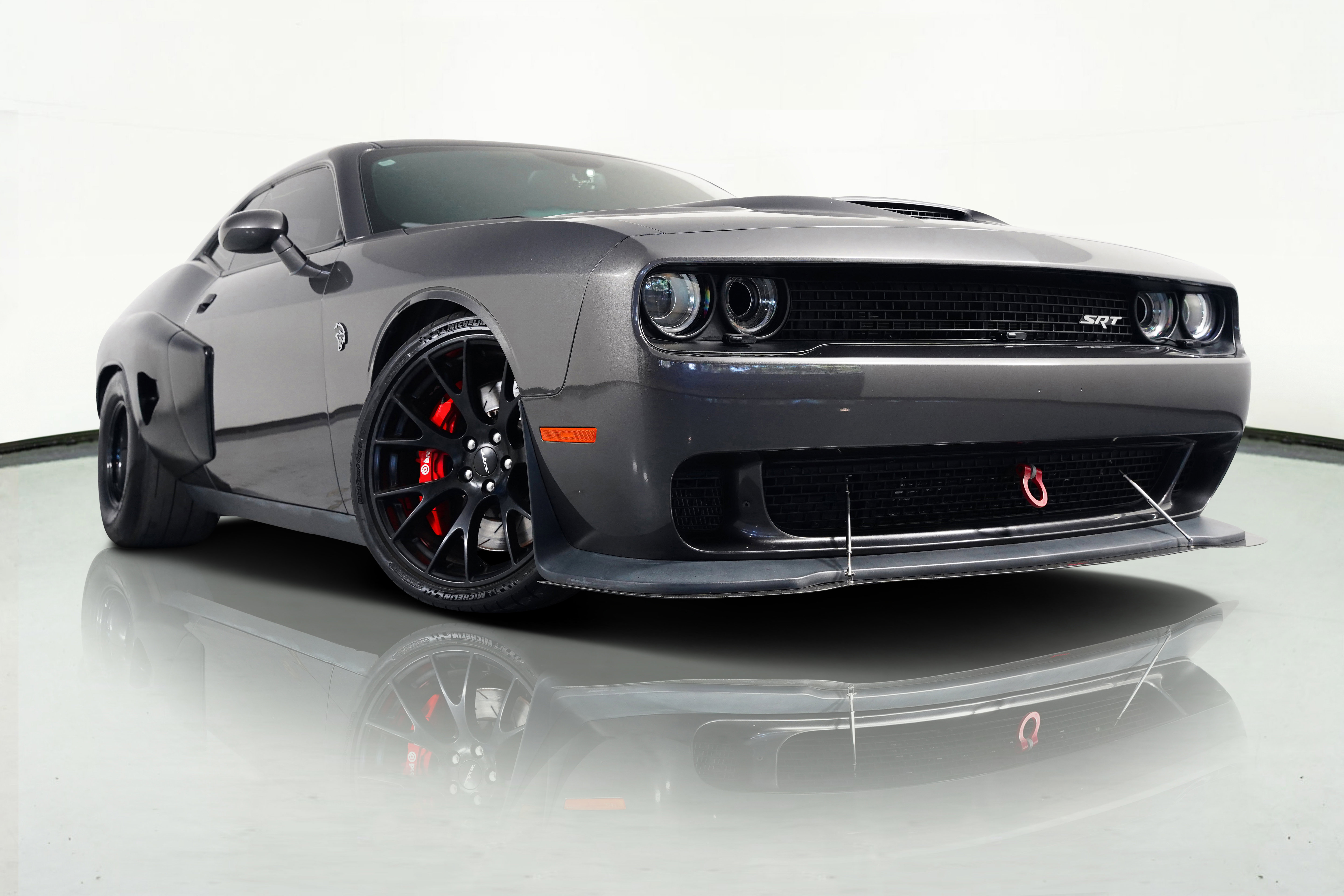Used 2016 Dodge Challenger SRT Hellcat image 5