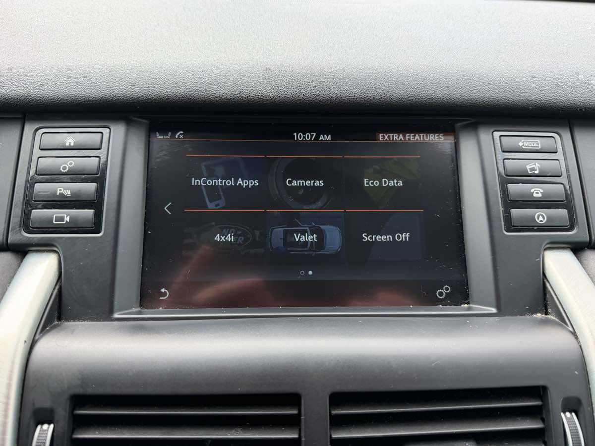 Used 2018 Land Rover Discovery Sport HSE AWD/4WD image 32