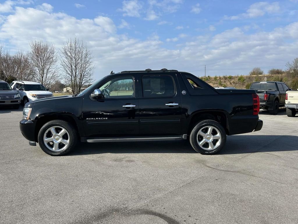 Used 2013 Chevrolet Avalanche LT w/ All-Star Edition image 6