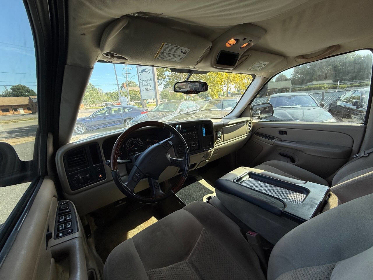 Used 2005 Chevrolet Avalanche LS w/ Chrome Exterior Package image 10