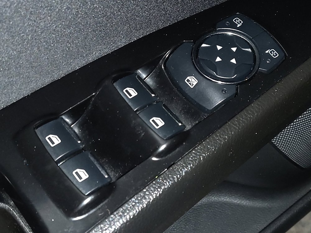 Used 2015 Ford Fusion SE w/ Equipment Group 201A FWD image 27