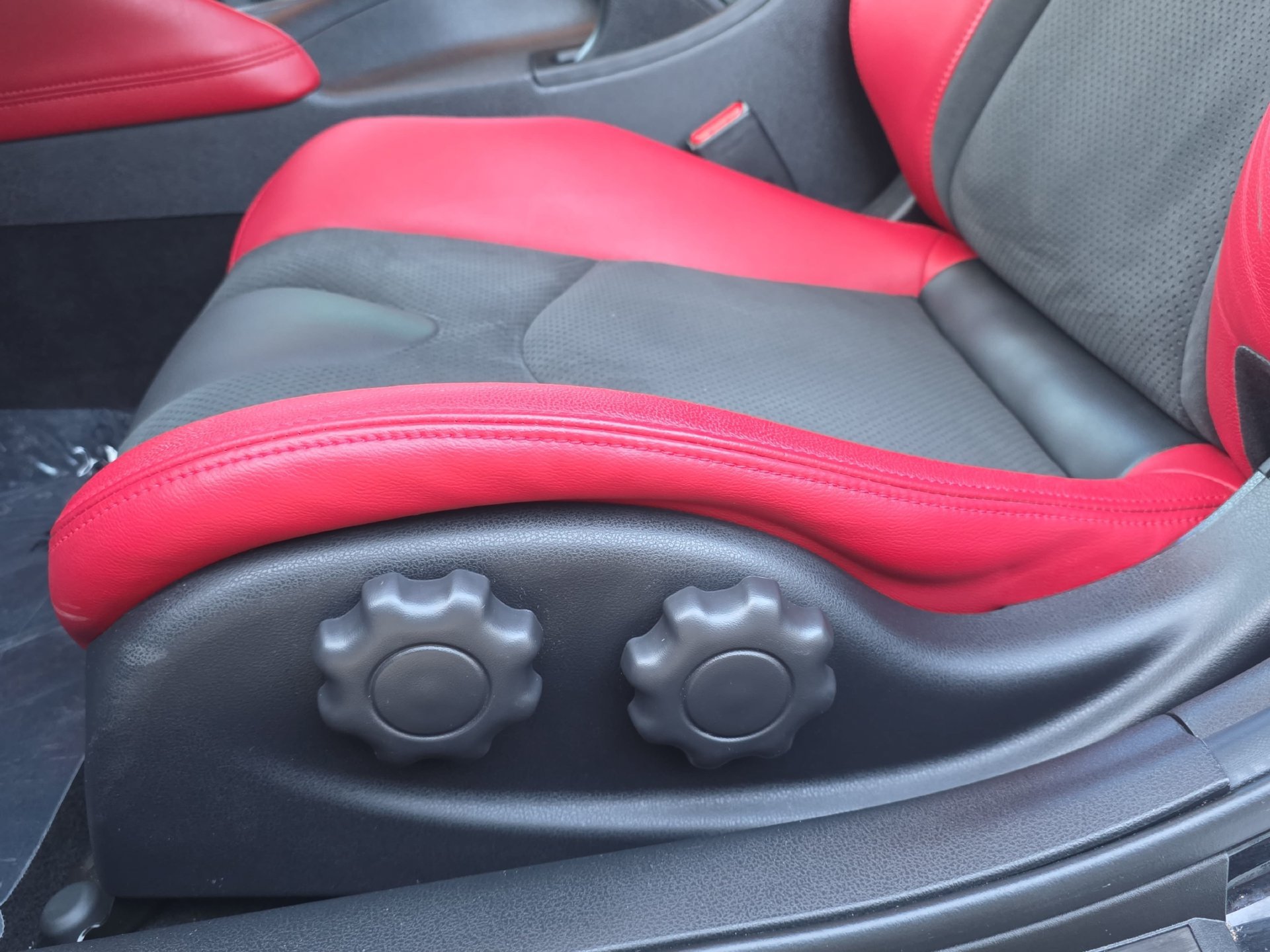 Used 2024 Nissan Z Performance w/ Floor Mat Package RWD image 25