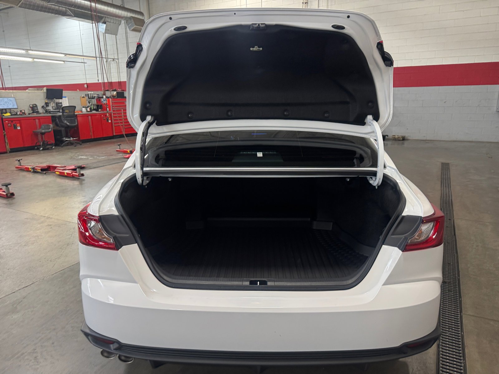 Used 2026 Toyota Camry SE image 34