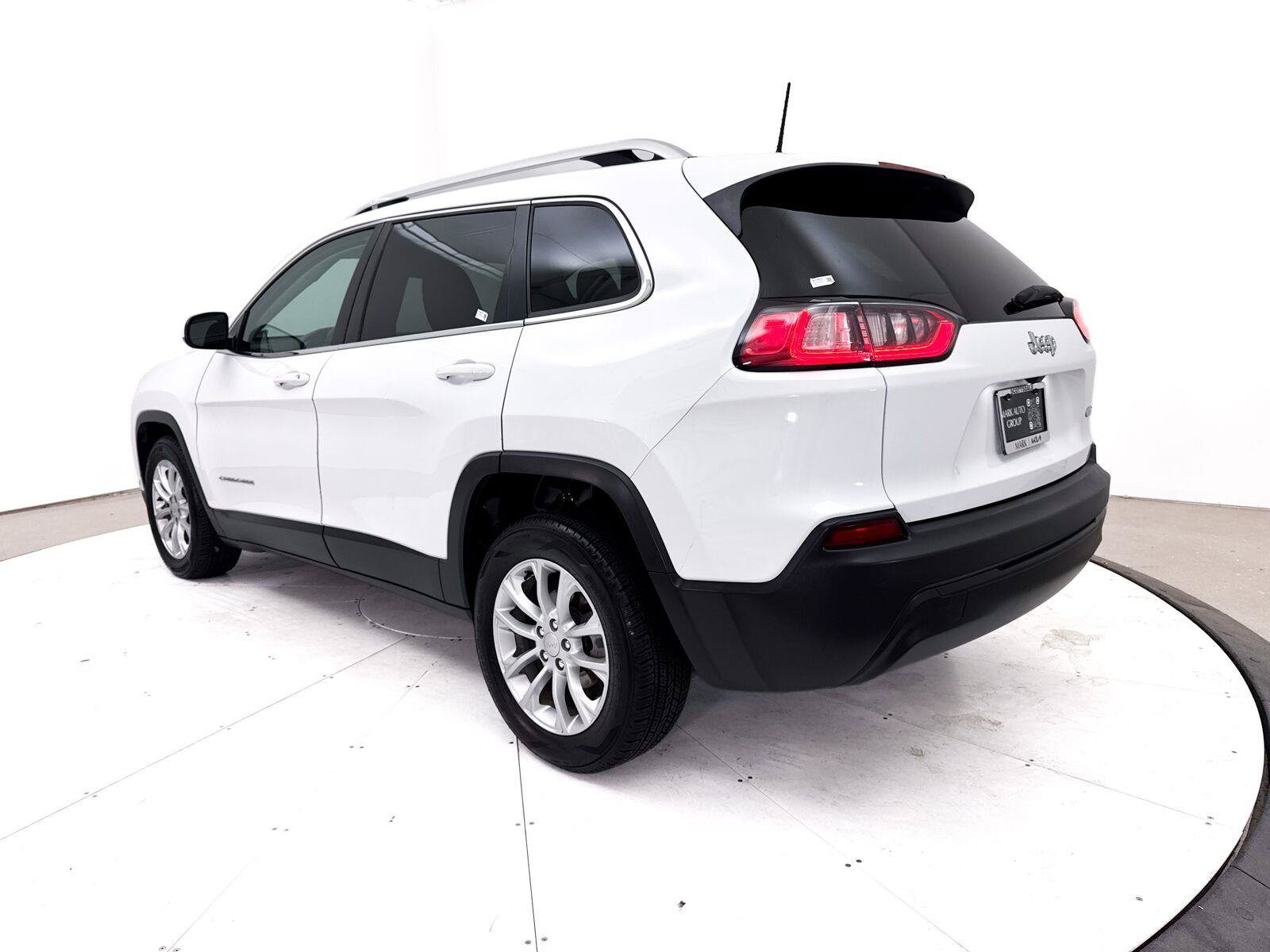 Used 2019 Jeep Cherokee Latitude w/ Popular Appearance Group FWD image 14