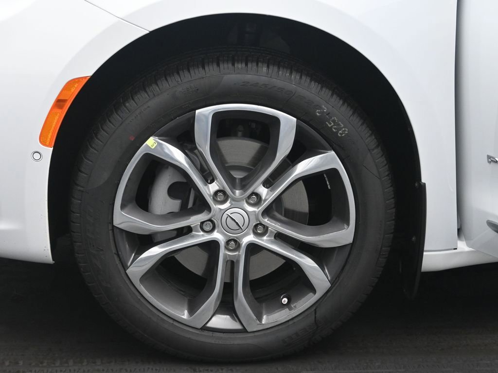 New 2026 Chrysler Pacifica Pinnacle w/ Trailer Tow Group AWD/4WD image 29