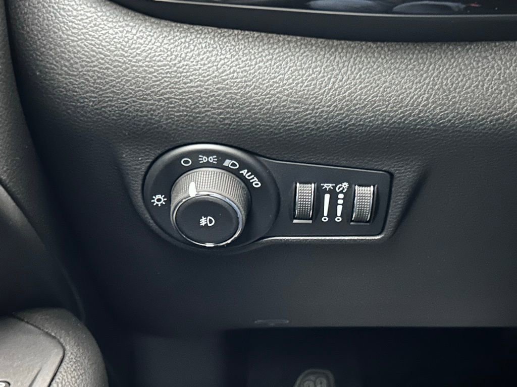 New 2026 Jeep Compass Latitude image 19