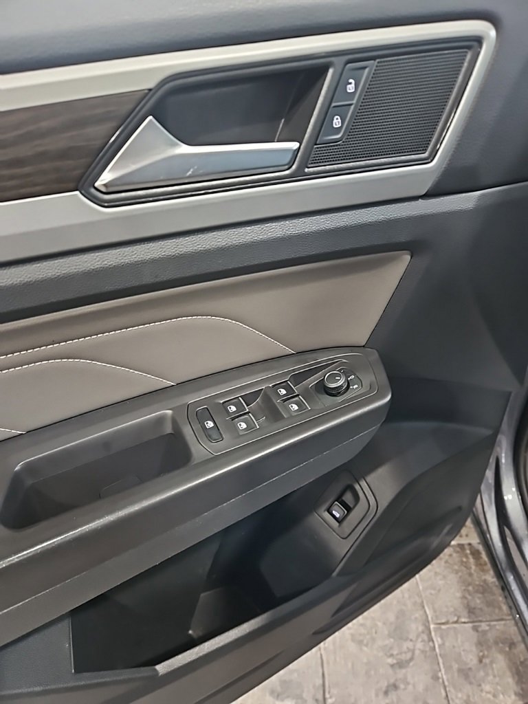 Used 2023 Volkswagen Atlas SE image 29