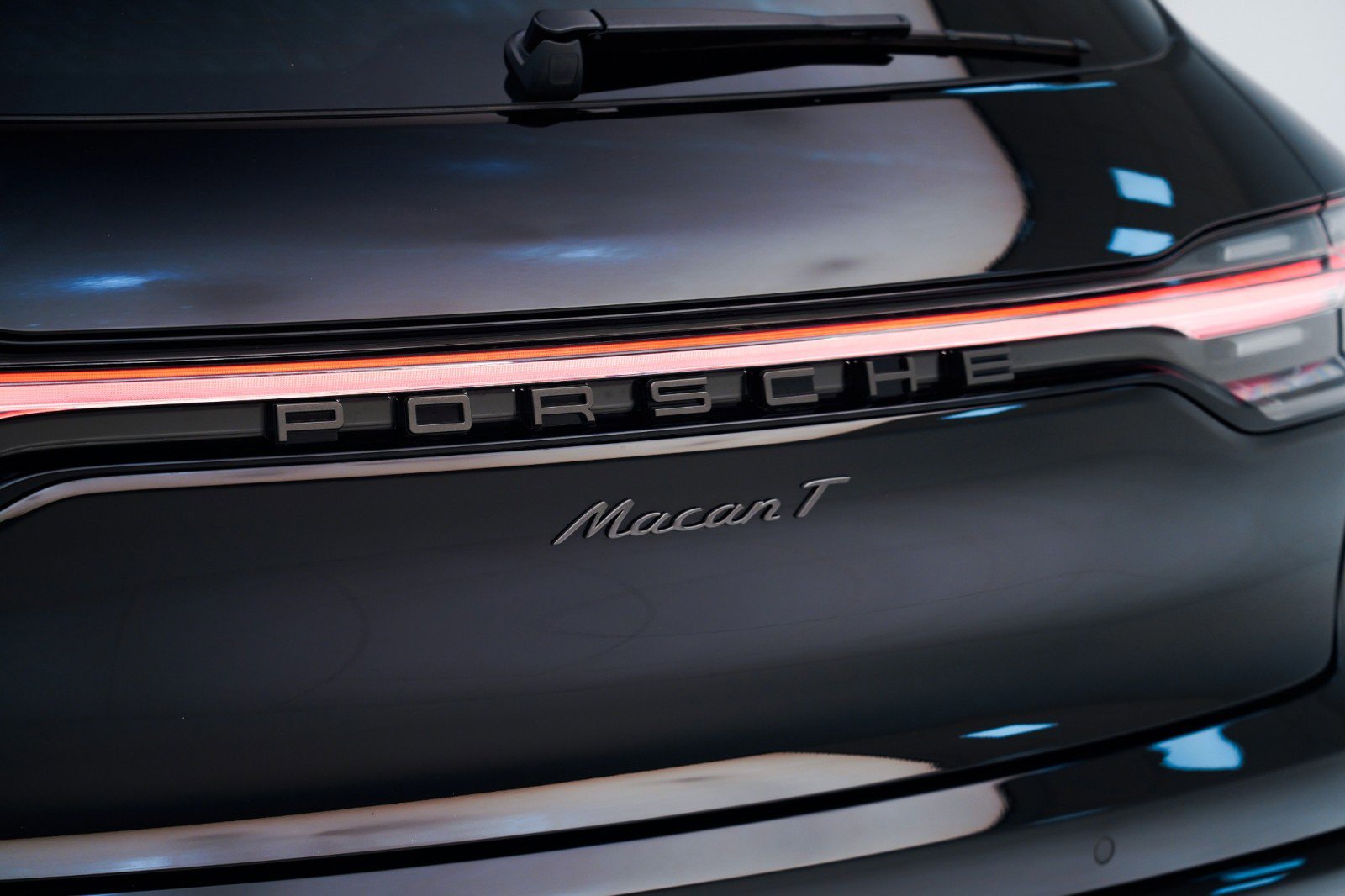 New 2026 Porsche Macan Turbo image 14