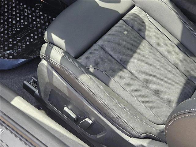 Used 2025 BMW 230i xDrive Coupe image 4