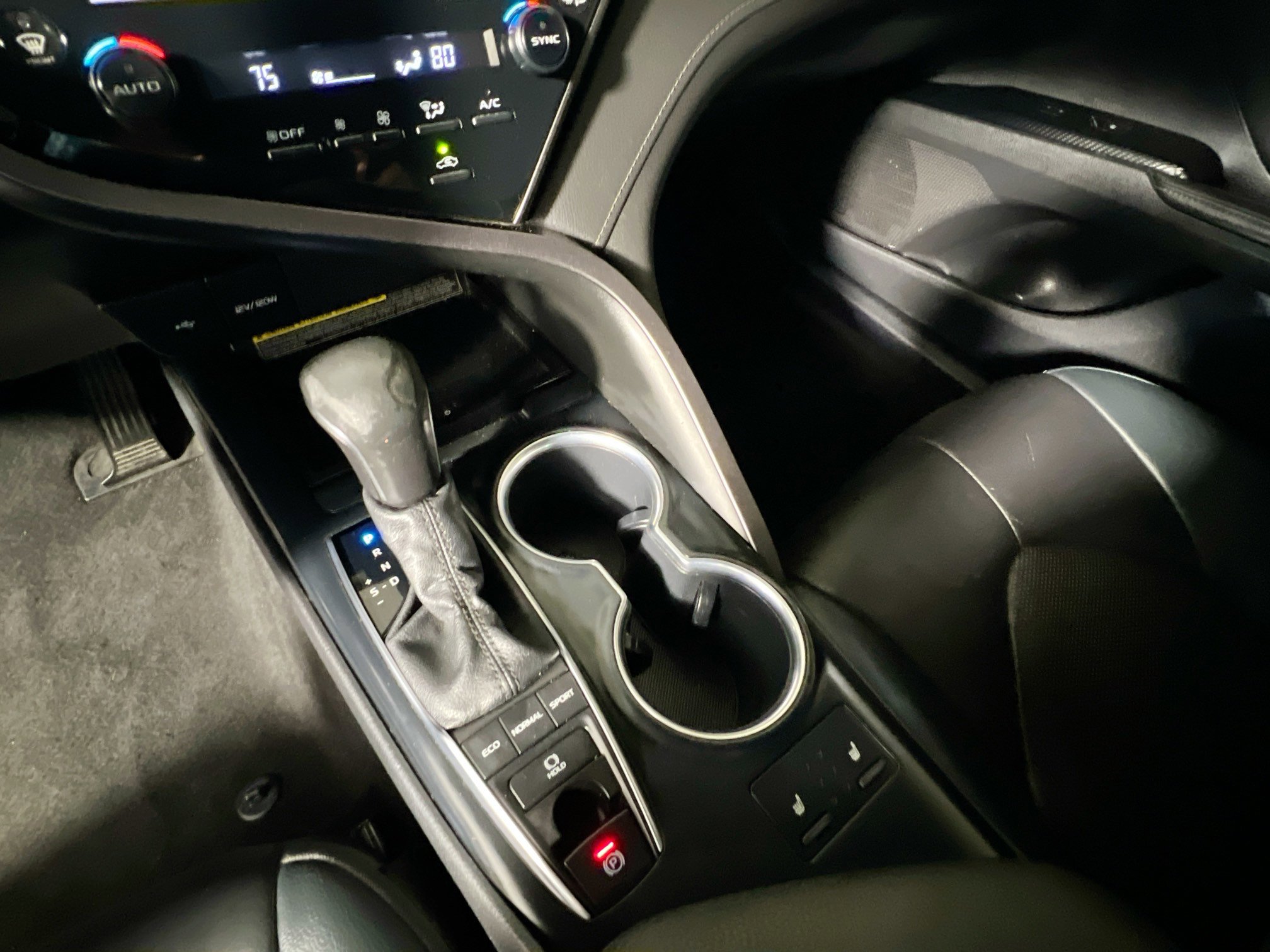 Used 2020 Toyota Camry XSE image 26