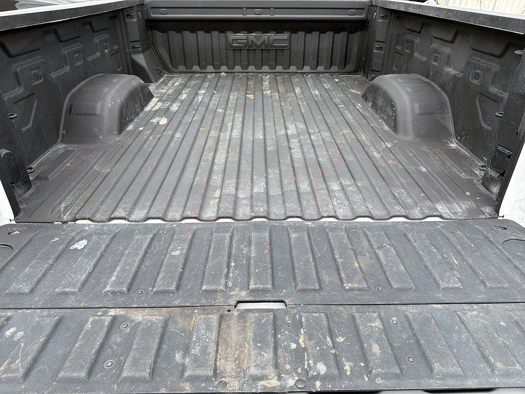 Used 2025 GMC Sierra 2500 AT4 AWD/4WD image 25