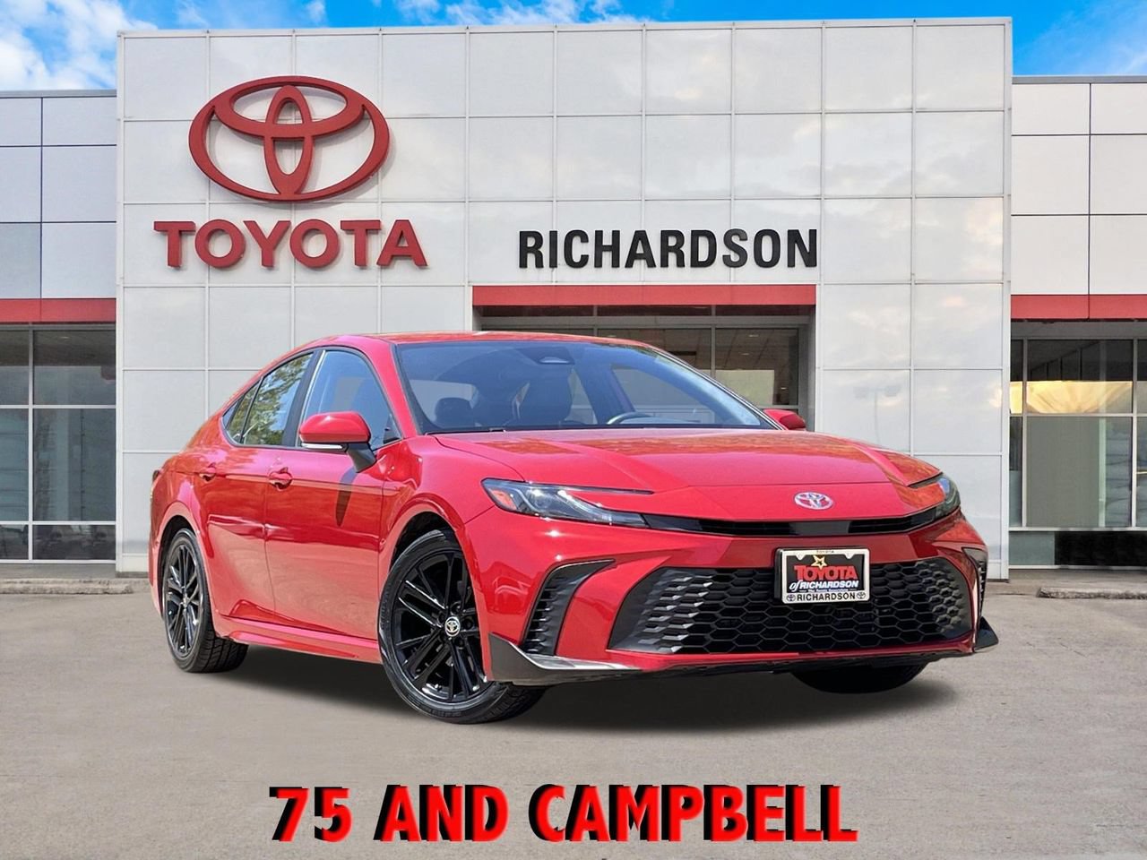Used 2025 Toyota Camry SE FWD image 1