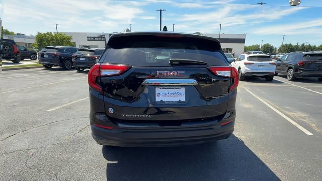 Used 2023 GMC Terrain SLE w/ Driver Convenience Package FWD image 7