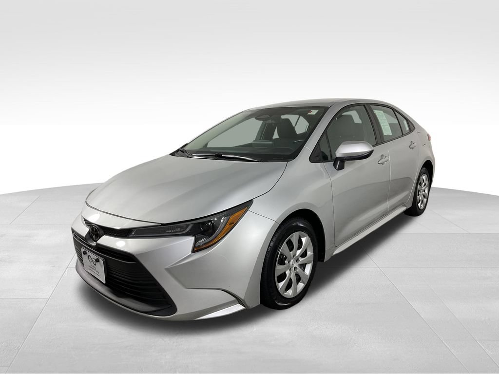 Used 2024 Toyota Corolla LE FWD image 4