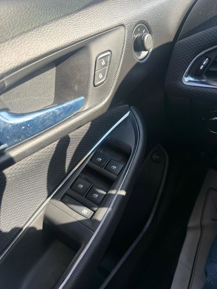 Used 2017 Chevrolet Cruze LT w/ LT Convenience Package image 24