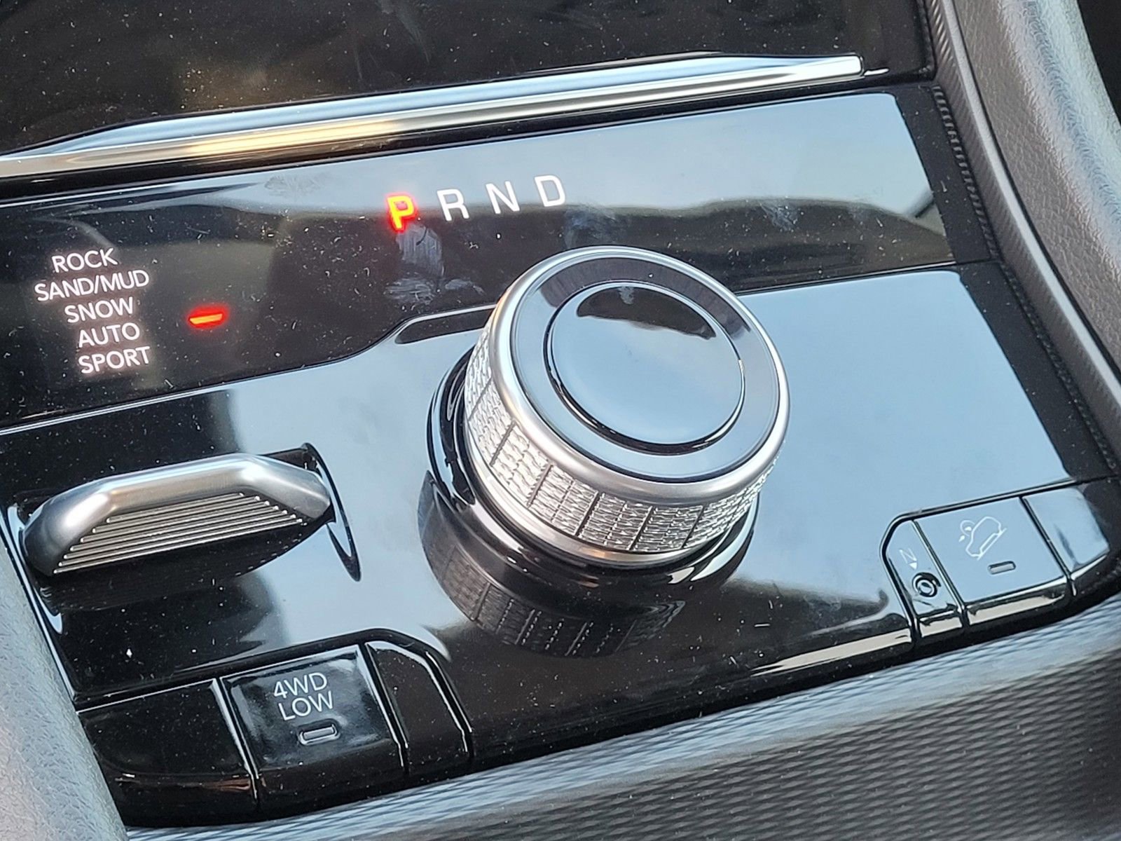 New 2024 Jeep Grand Cherokee Limited 4xe w/ Luxury Tech Group II image 18