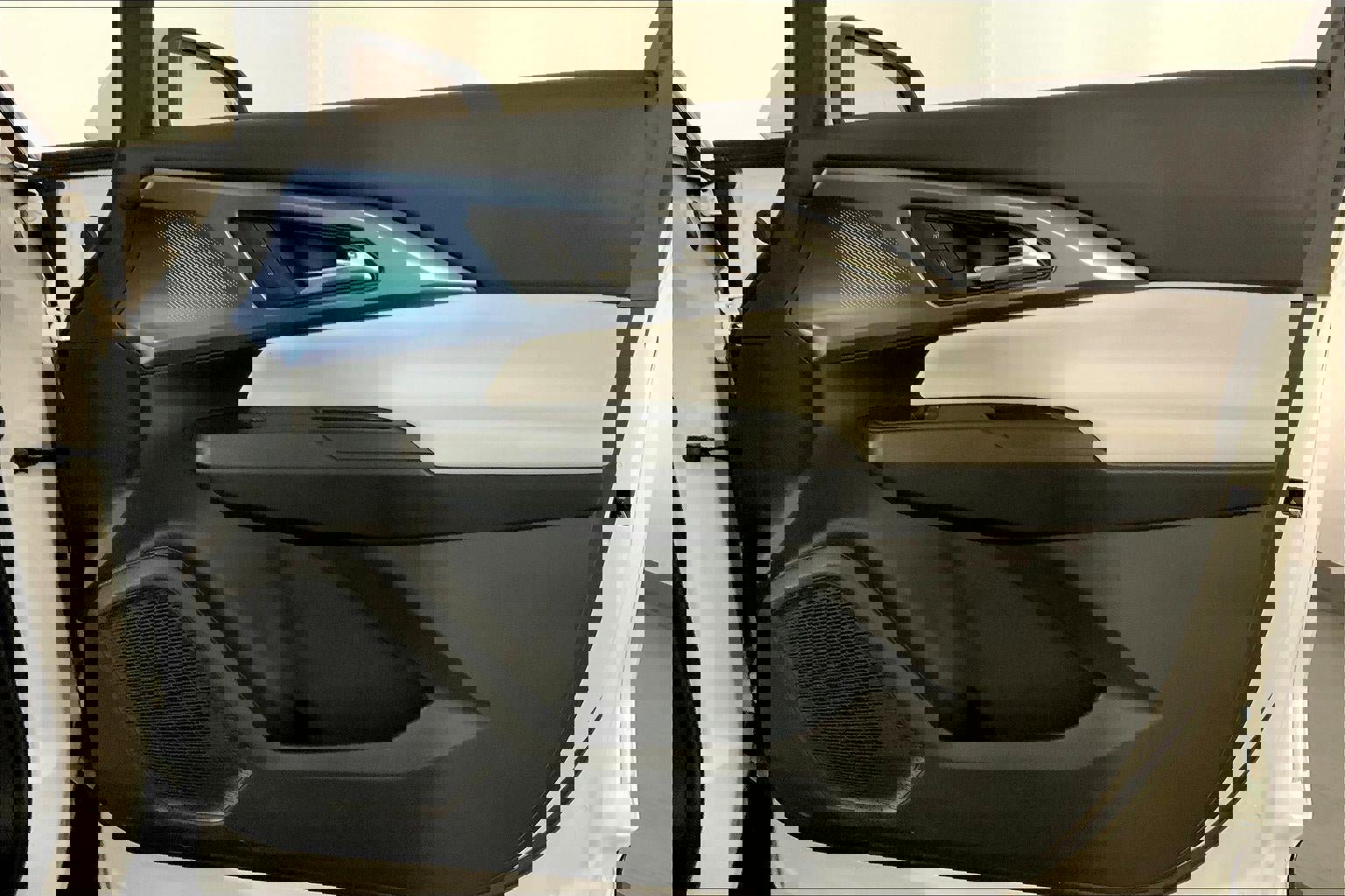 Used 2025 Chevrolet Equinox EV LT FWD image 25