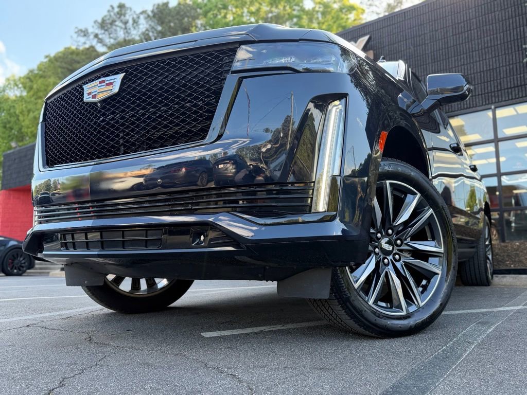 Used 2021 Cadillac Escalade ESV Sport Platinum AWD/4WD image 2