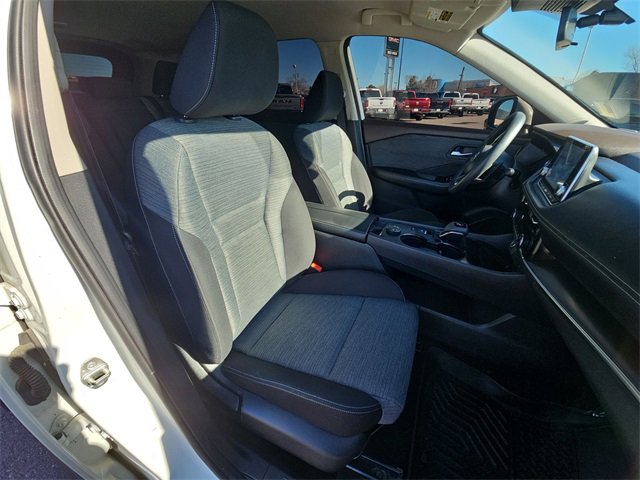 Used 2021 Nissan Rogue SV image 16