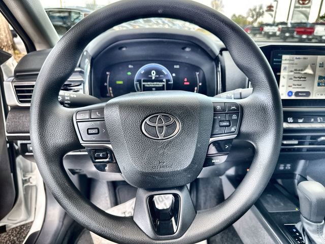 Used 2025 Toyota Camry LE image 23