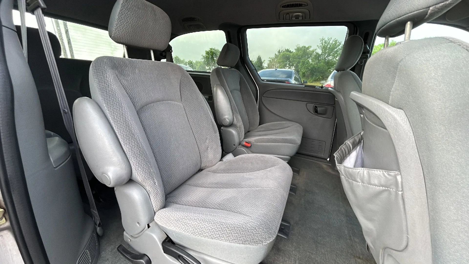 Used 2004 Chrysler Town & Country Touring FWD image 11