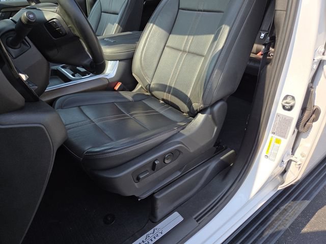 Used 2024 Chevrolet Silverado 3500 High Country w/ High Country Premium Package AWD/4WD image 27