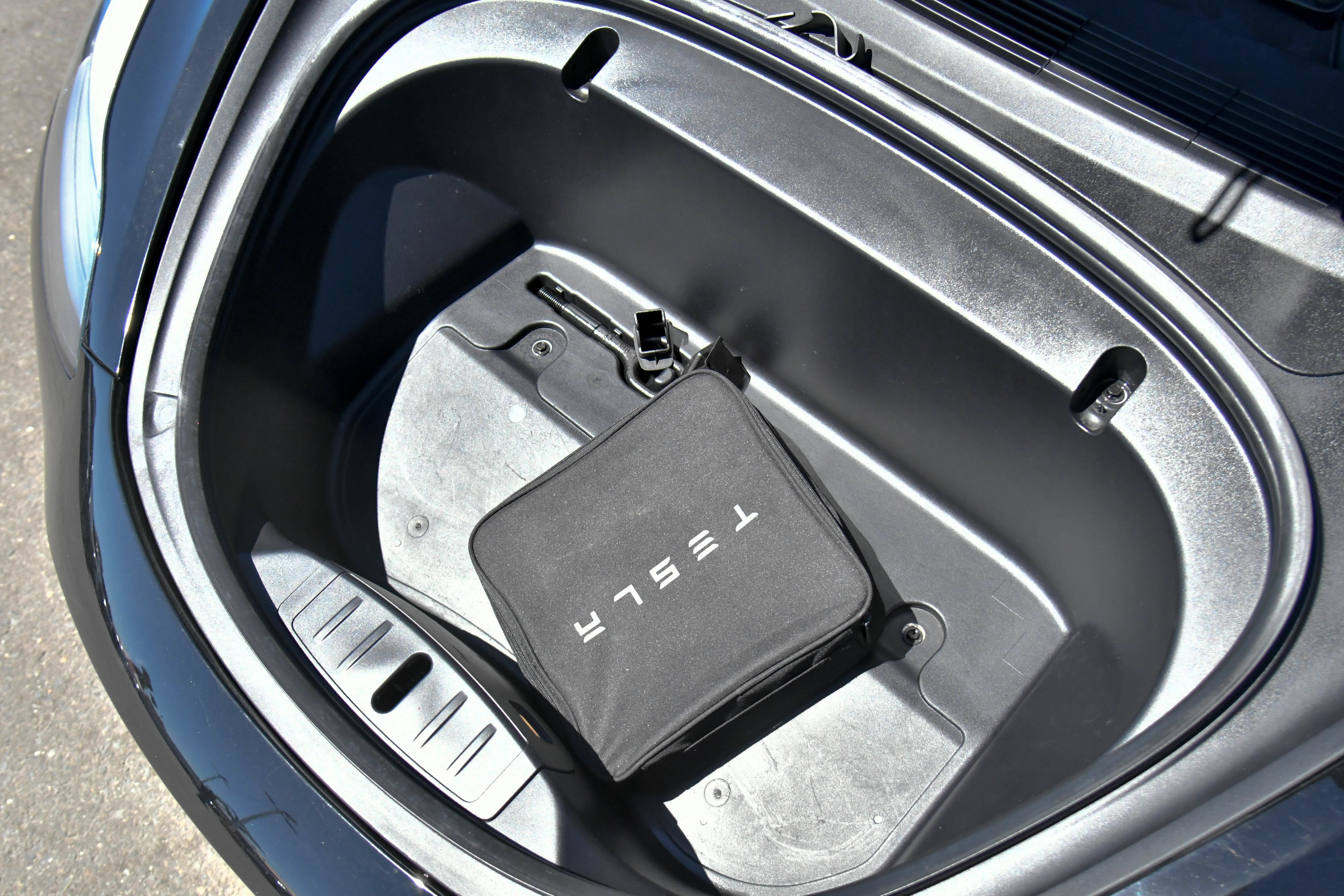 Used 2020 Tesla Model 3 Standard Range RWD image 41