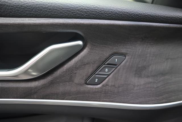 New 2025 Jeep Grand Cherokee L Limited w/ Black Appearance Package image 7