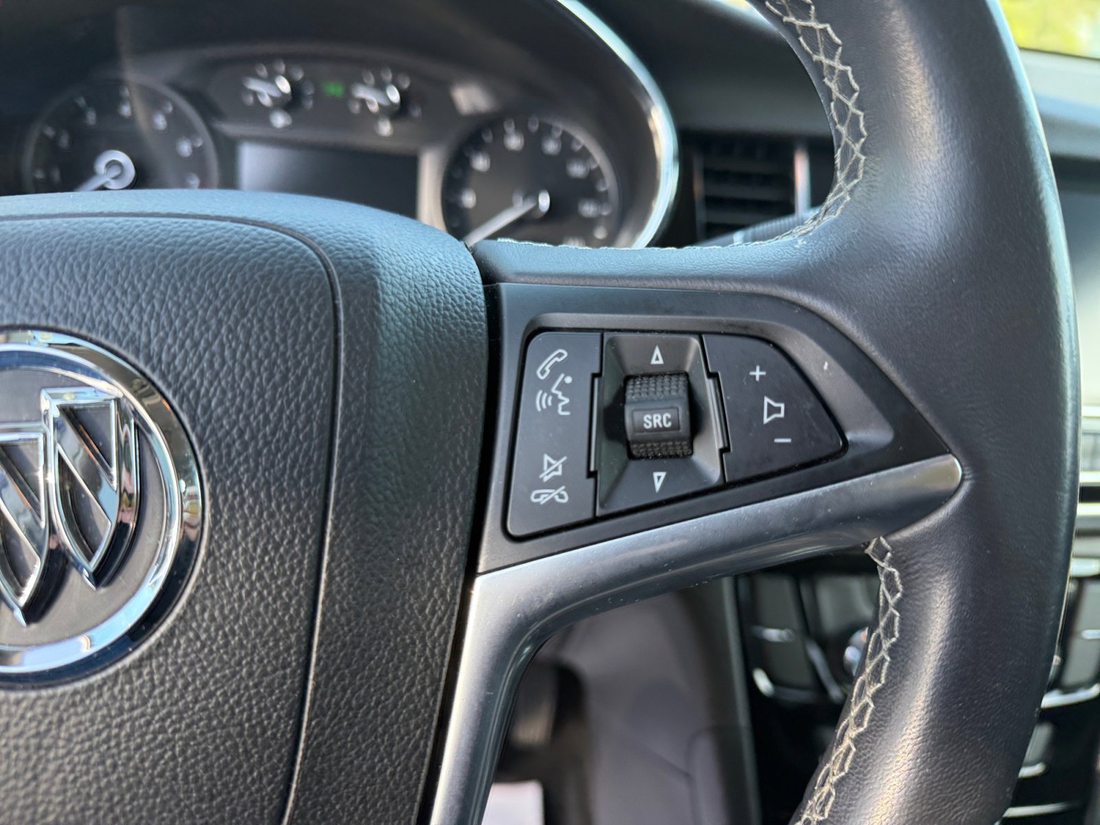 Certified 2020 Buick Encore Preferred w/ Safety Package FWD image 18
