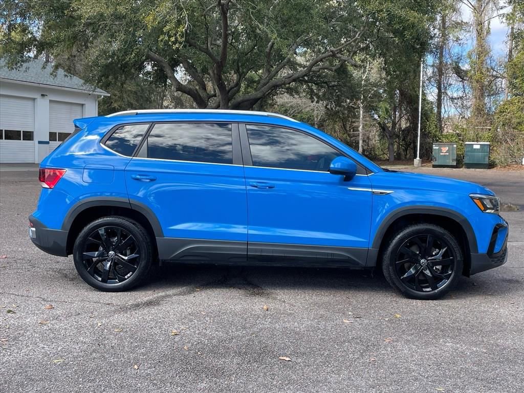 Used 2023 Volkswagen Taos SE w/ Panoramic Sunroof Package video 2