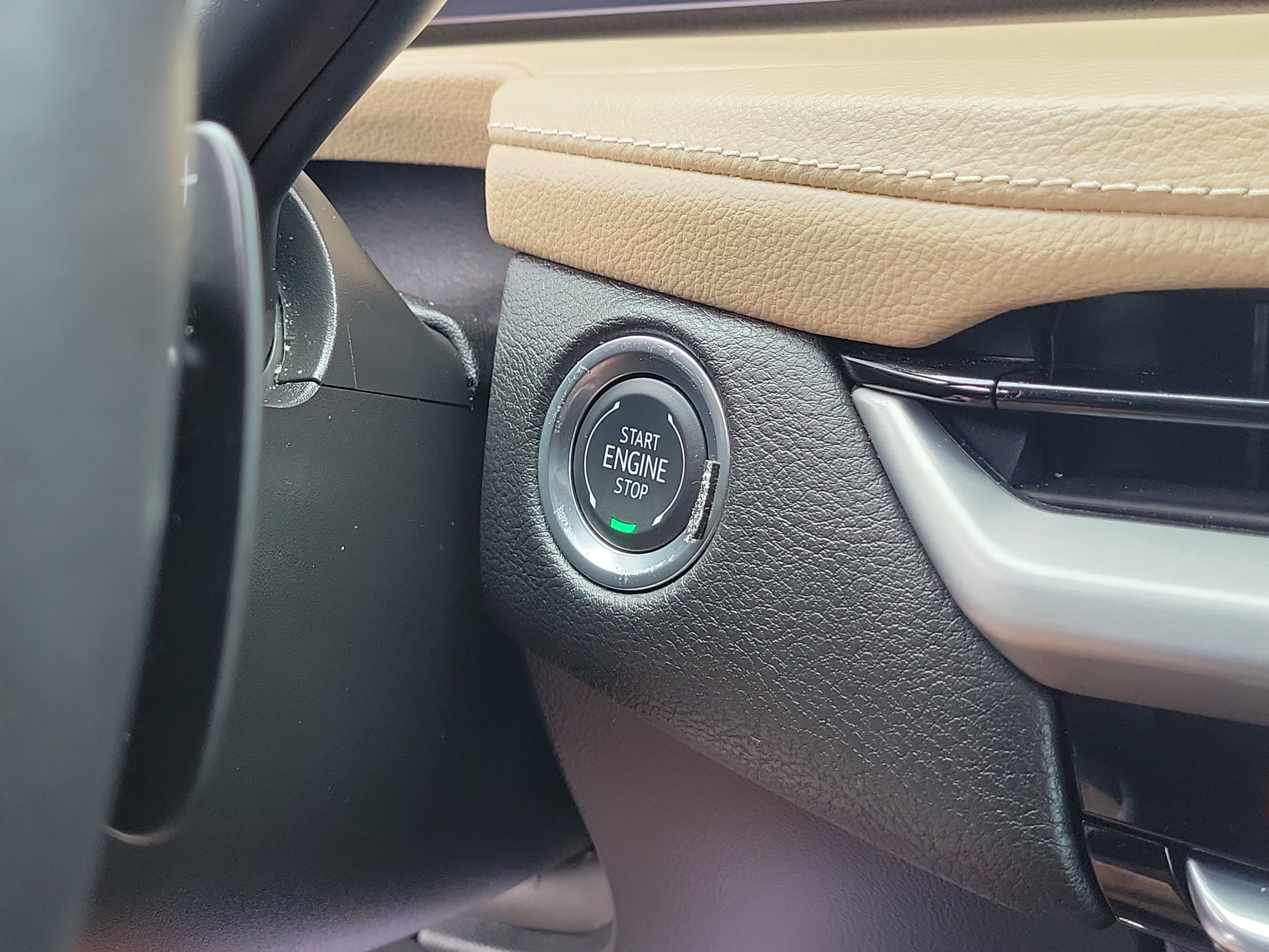 Used 2025 Cadillac XT4 Premium Luxury w/ Cold Weather Package AWD/4WD image 32