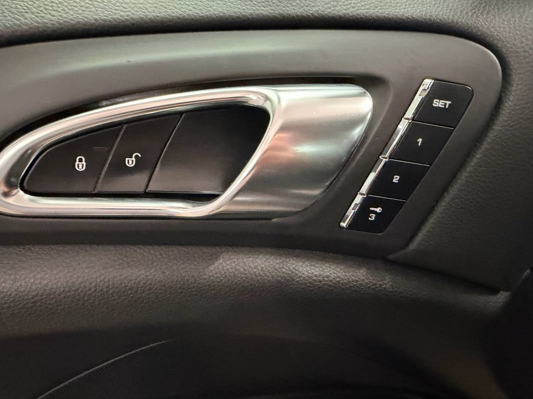 Used 2013 Porsche Cayenne Diesel AWD/4WD image 19