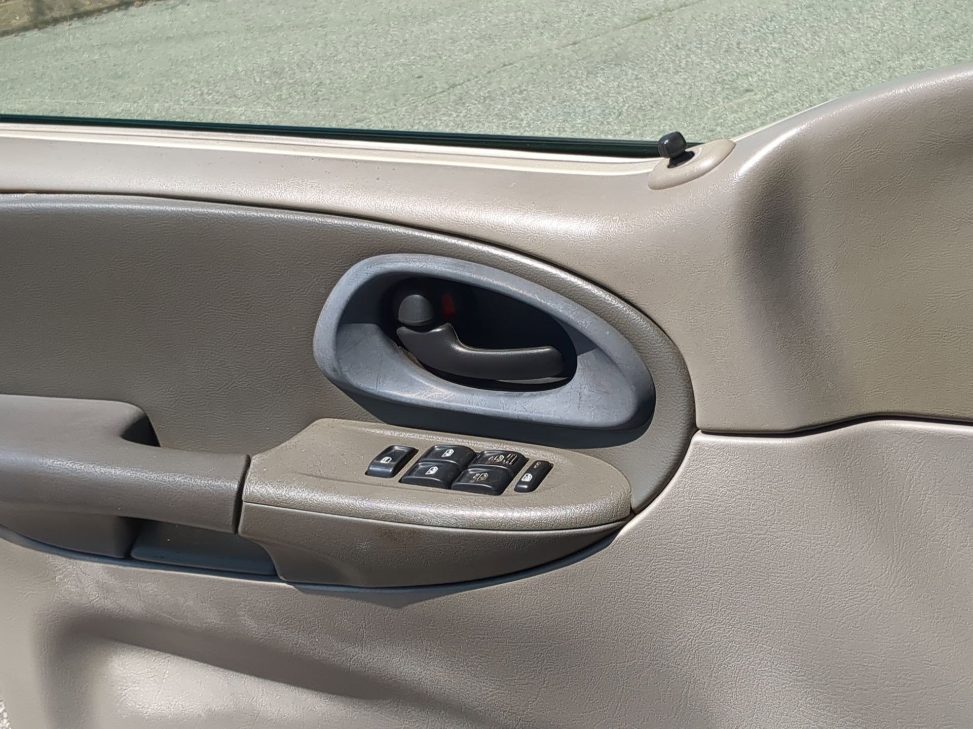 Used 2003 Chevrolet TrailBlazer LS w/ Preferred Equipment Group image 13