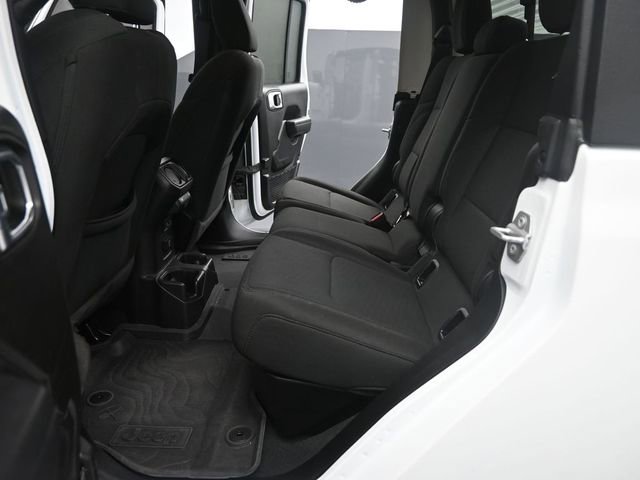 Used 2023 Jeep Gladiator Willys image 13