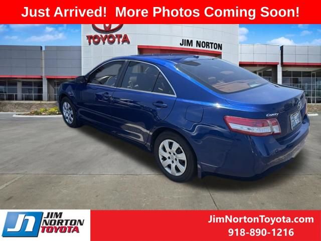 Used 2010 Toyota Camry LE FWD image 6
