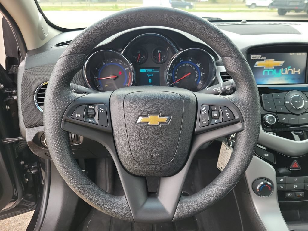 Used 2016 Chevrolet Cruze LT w/ Sun And Sound Package FWD image 21