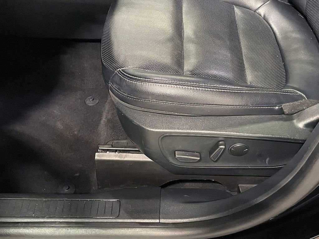 Used 2022 Ford Escape SEL w/ Technology Package image 21