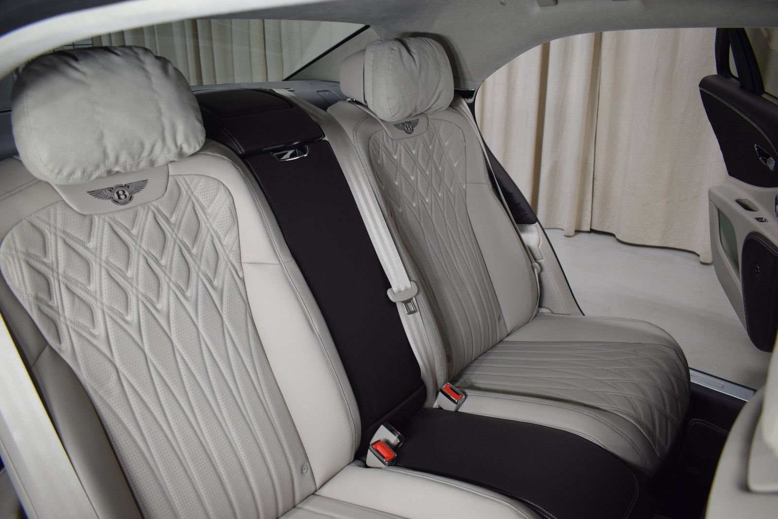 New 2026 Bentley Flying Spur Plug-In Hybrid AWD/4WD image 20